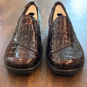 Clark’s Bendables Poppy Loafer Brown Faux Crocodile Pattern
